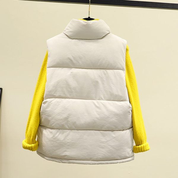 Alkalmi női mellény magas gallérral és gombokkal