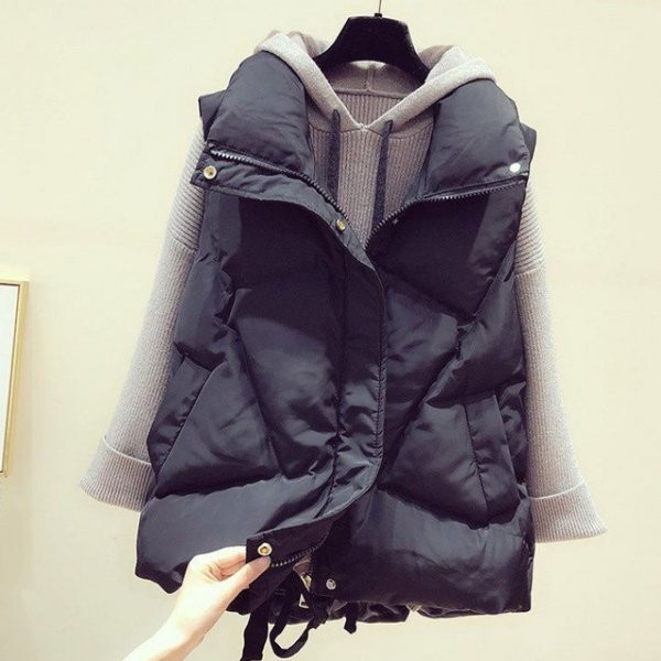 Alkalmi női steppelt mellény magas gallérral