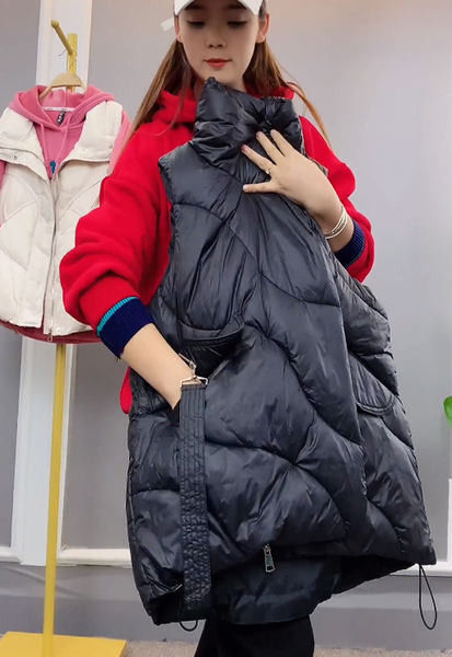 Pika mudeli naiste lai taskutega vest