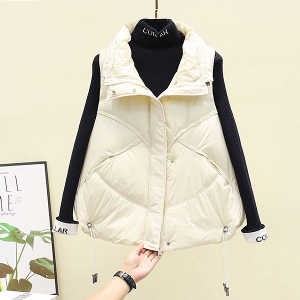 Naiste vabaaja vest nööpidega valge ja must