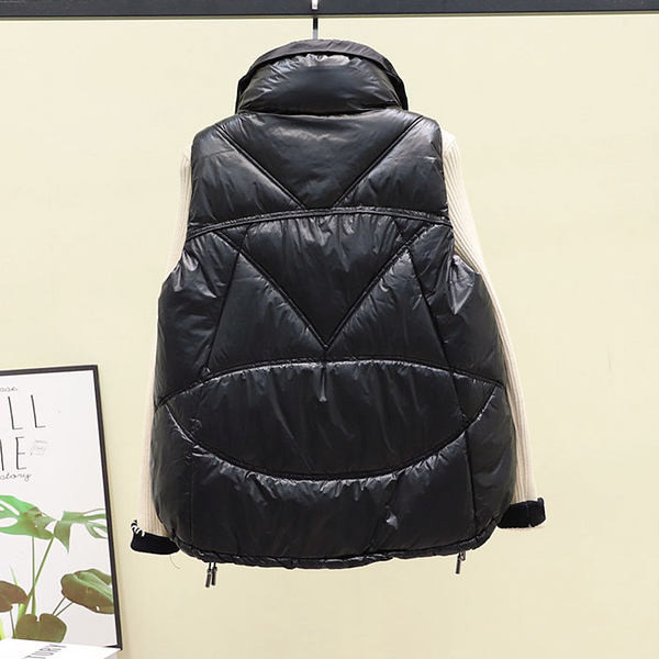 Naiste vabaaja vest nööpidega valge ja must