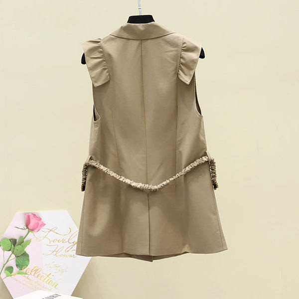 Moderan ženski prsluk s gumbima i špic izrezom