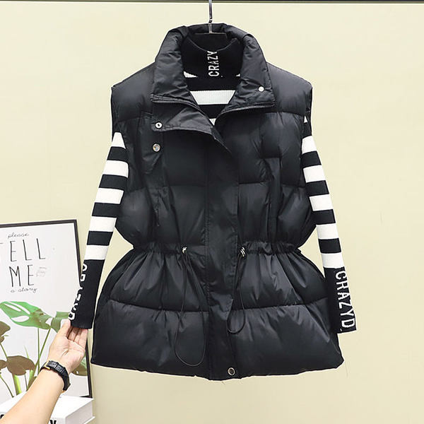 Ženski prsluk u crno-bijeloj boji sa elastičnim strukom