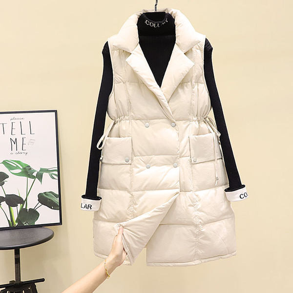 Moodne naiste vest taskute ja vöökoha lipsudega