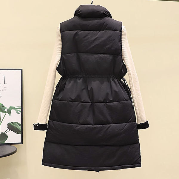 Moodne naiste vest taskute ja vöökoha lipsudega