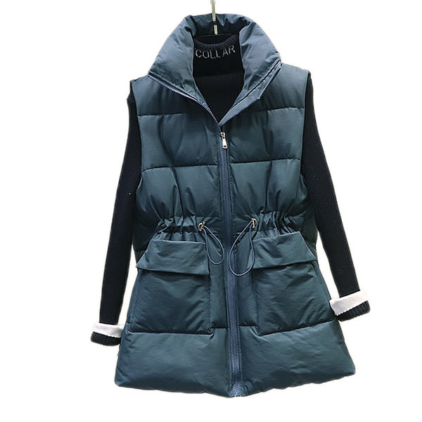 Stílusos női mellény nyakkendővel és zsebes hosszú modellel