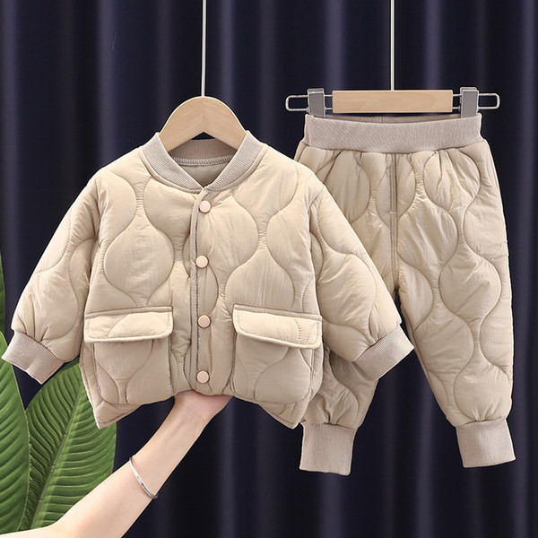 Silts bērnu jakas un bikšu komplekts ar stepētu efektu
