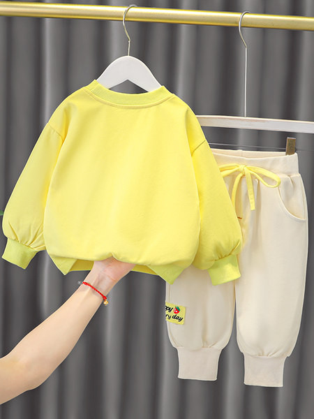 Uus kaheosaline aplikatsiooniga mudelikomplekt tüdrukutele