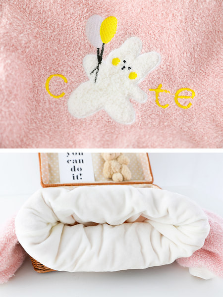 Παιδικό σετ σε τέσσερα χρώματα με απλικέ