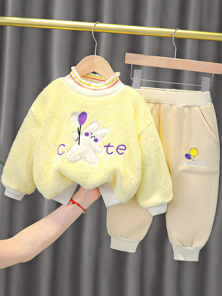 Παιδικό σετ σε τέσσερα χρώματα με απλικέ