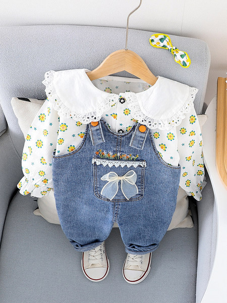 Κομψό παιδικό σετ σε δύο μέρη με δαντέλα για κορίτσια