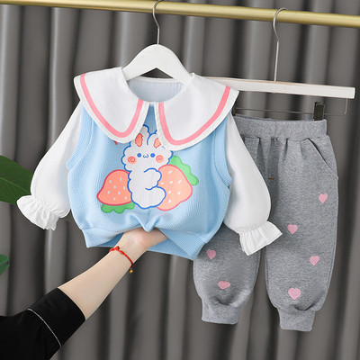 Dječji komplet iz tri dijela sa kragnom na bluzi