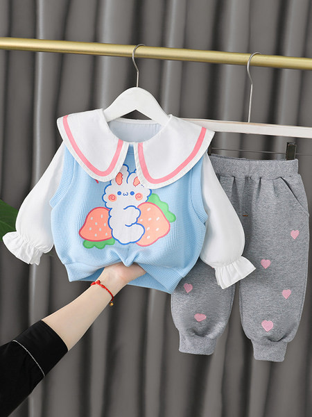 Dječji komplet iz tri dijela sa kragnom na bluzi