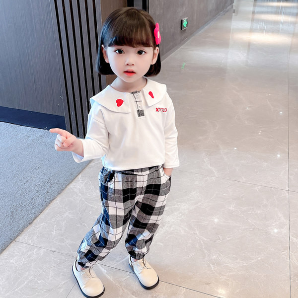 Παιδικό σετ με επιγραφή σε ροζ και λευκό χρώμα