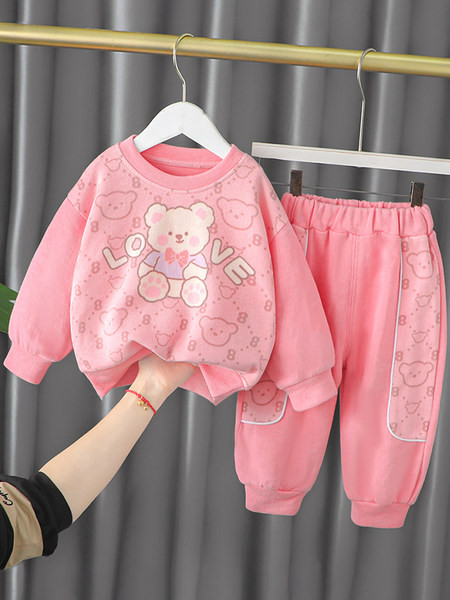 Uue mudeli lastekomplekt koos aplikatsiooniga