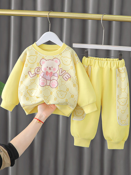 Uue mudeli lastekomplekt koos aplikatsiooniga