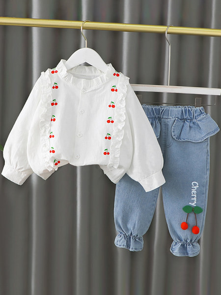 Moderan set za djevojčice koji se sastoji od košulje i traperica ili suknje