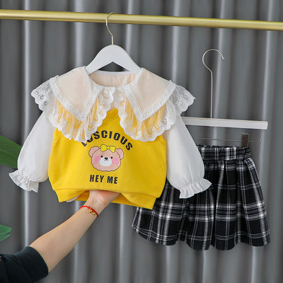 Moekas aplikatsiooniga ruudulisest seelikust ja pluusist tüdrukute komplekt