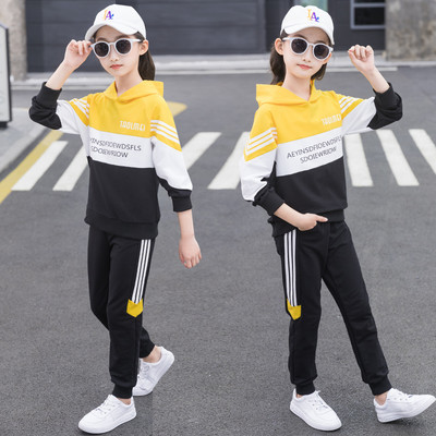 Ženski komplet sa kapuljačom u više boja