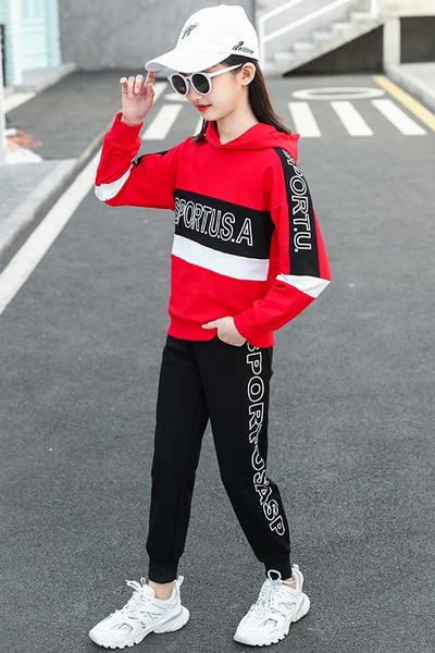 Ženski komplet sa kapuljačom u više boja