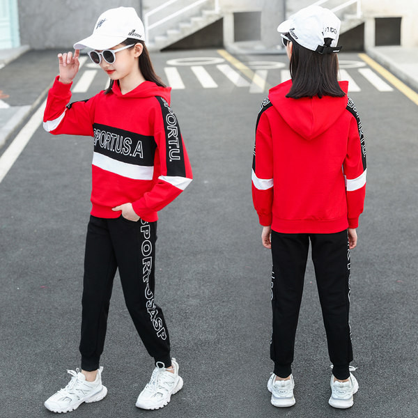 Ženski komplet sa kapuljačom u više boja