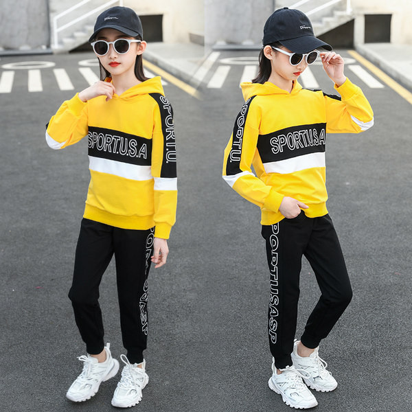 Ženski komplet sa kapuljačom u više boja