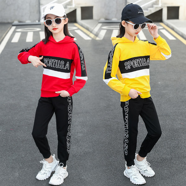 Ženski komplet sa kapuljačom u više boja