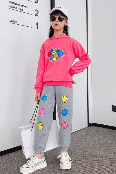 Dječji svakodnevni set sa šarenim aplikacijama za djevojčice