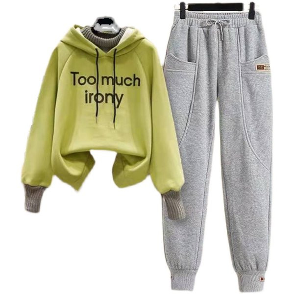 Dječji sportski set iz dva dijela sa vezicama