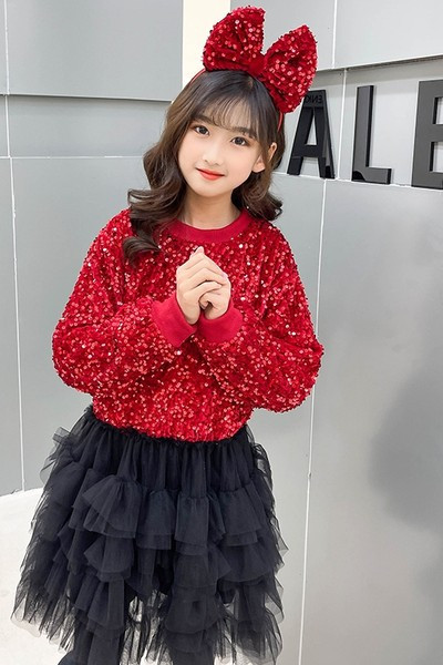 Modern gyerekruha tüllel és flitterekkel