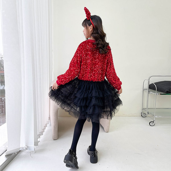 Modern gyerekruha tüllel és flitterekkel