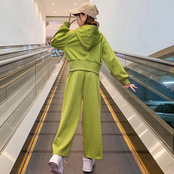 Laste spordi- ja päevakomplekt kahest osast