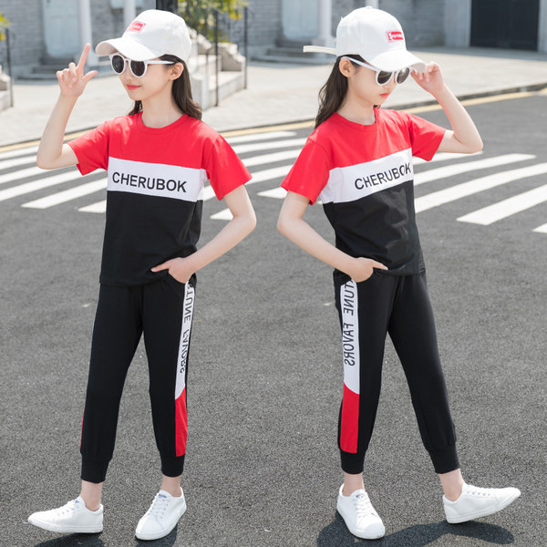 Novi model sportskog kompleta za djevojčice od majice i donjeg veša