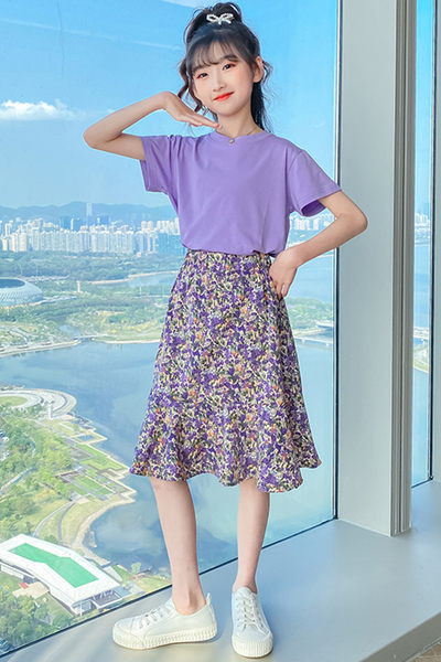 Uue mudeliga lastekomplekt tüdrukutele T-särgist ja seelikust