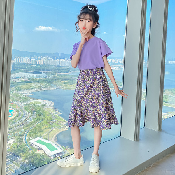 Uue mudeliga lastekomplekt tüdrukutele T-särgist ja seelikust