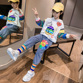 Ежедневен детски комплект от блуза с апликация и дънки