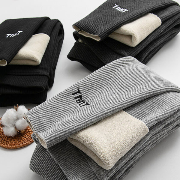 Γυναικείο κολάν με κέντημα και ψηλό γιακά