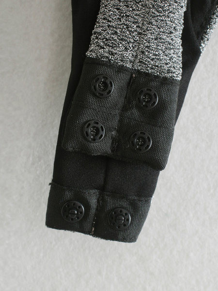 Fényes női test új modellje spitz nyakkivágással