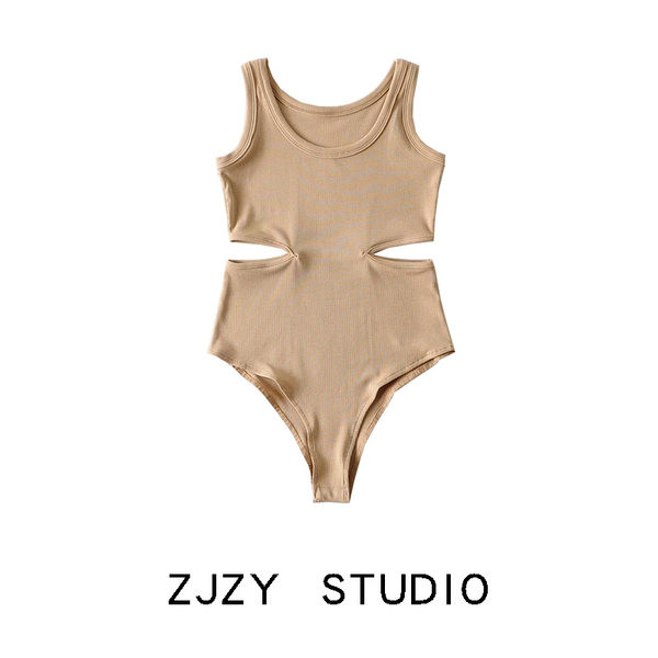 Moderni ženski bodi s izrezanim dijelovima