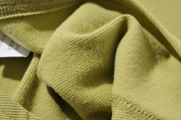 Polsterdatud naiste keha polo kraega