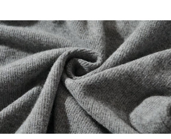 Γυναικείο μοντέλο κορμάκι με μακριά μανίκια