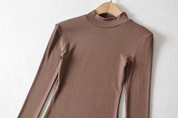 Női pamut body sima modell félmagas gallérral