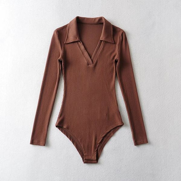 Γυναικείο βαμβακερό κορμάκι με λαιμόκοψη και γιακά spitz