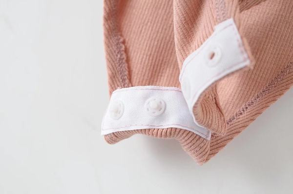 Γυναικείο καθημερινό κορμάκι με κουμπιά και μακριά μανίκια