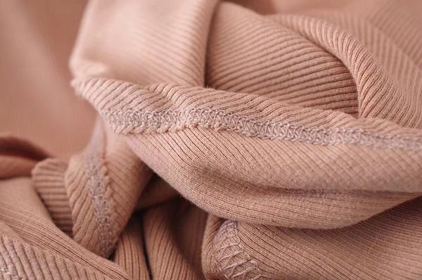 Γυναικείο καθημερινό κορμάκι με κουμπιά και μακριά μανίκια