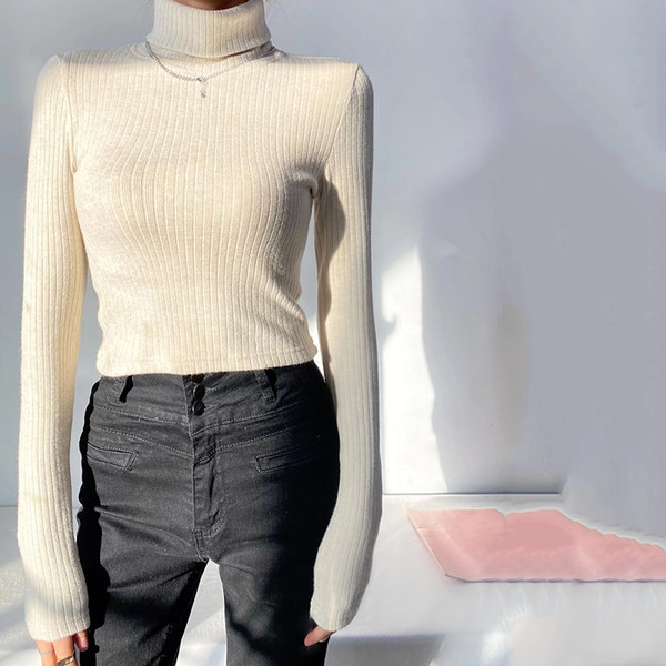 Modern női csíkos pulóver magas gallérral