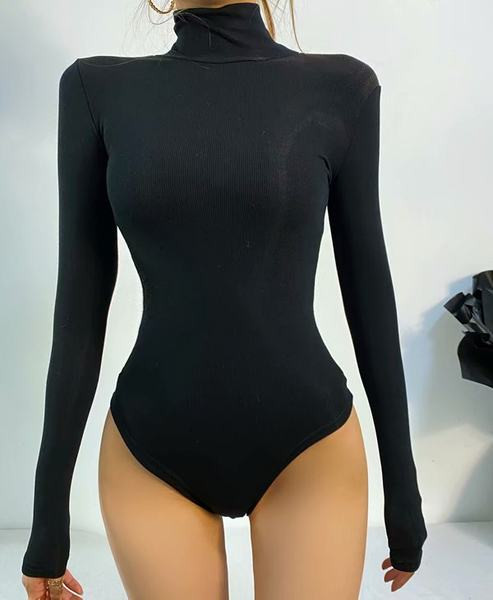 Γυναικείο κορμάκι με γιακά  και μακριά μανίκια