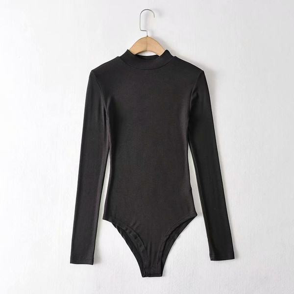 Új modell női egyszínű póló kerek nyakkivágással - több színben