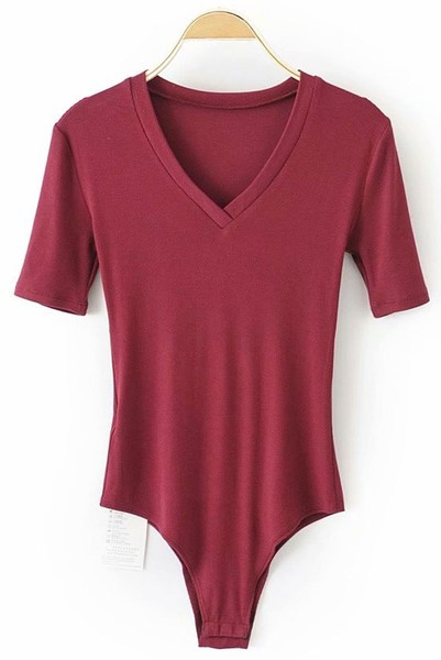 Tiszta női test rövid ujjúval és spitz nyakkivágással