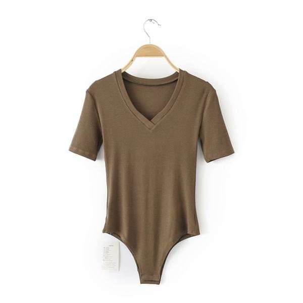 Tiszta női test rövid ujjúval és spitz nyakkivágással